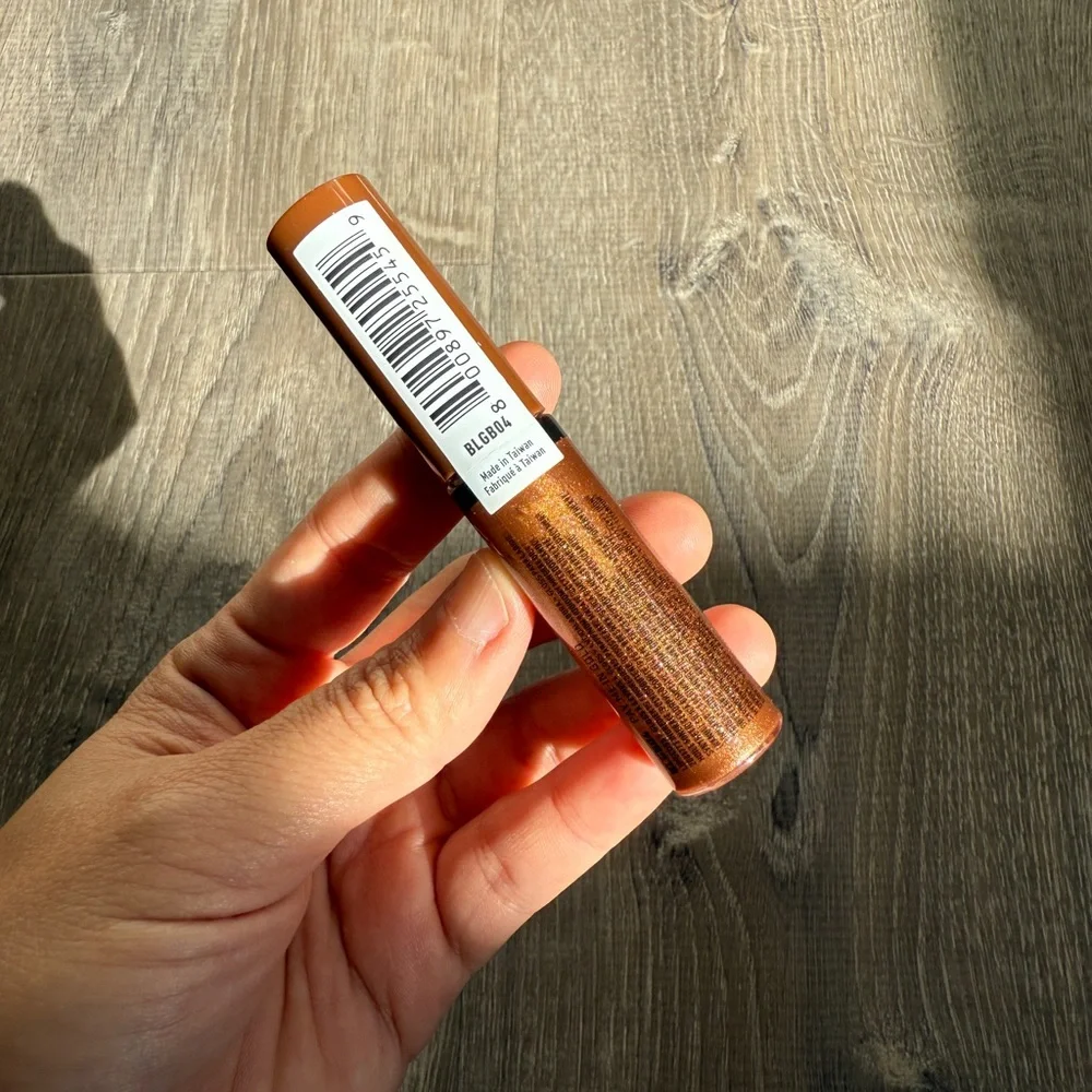 NYX Butter Gloss - shade : Pay Me In Gold